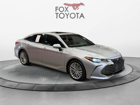 Used 2022 Toyota Avalon Limited image 12