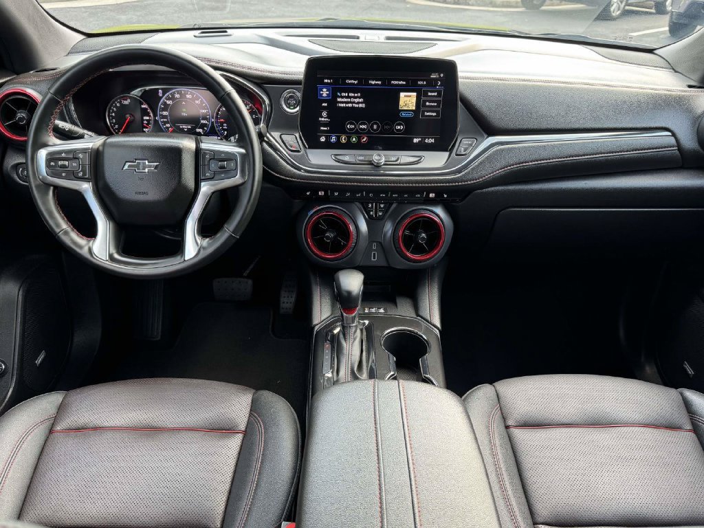 Used 2025 Chevrolet Blazer RS FWD image 3