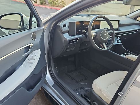 Used 2025 Hyundai Sonata SEL FWD image 10