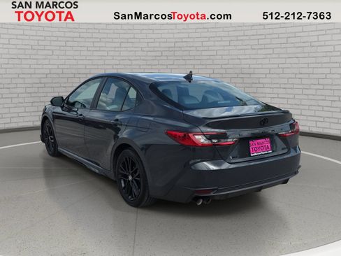 Used 2026 Toyota Camry SE w/ Convenience Package FWD image 8