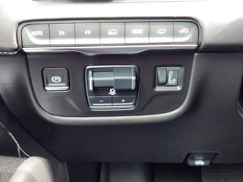 Used 2024 Cadillac Escalade Sport Platinum w/ LPO, ONYX Package AWD/4WD image 20