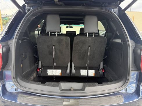 Used 2016 Ford Explorer XLT w/ Equipment Group 202A AWD/4WD image 22