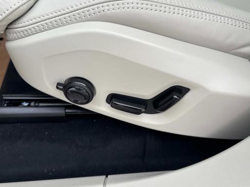 New 2026 Volvo XC90 B6 Ultra w/ Protection Package AWD/4WD image 19