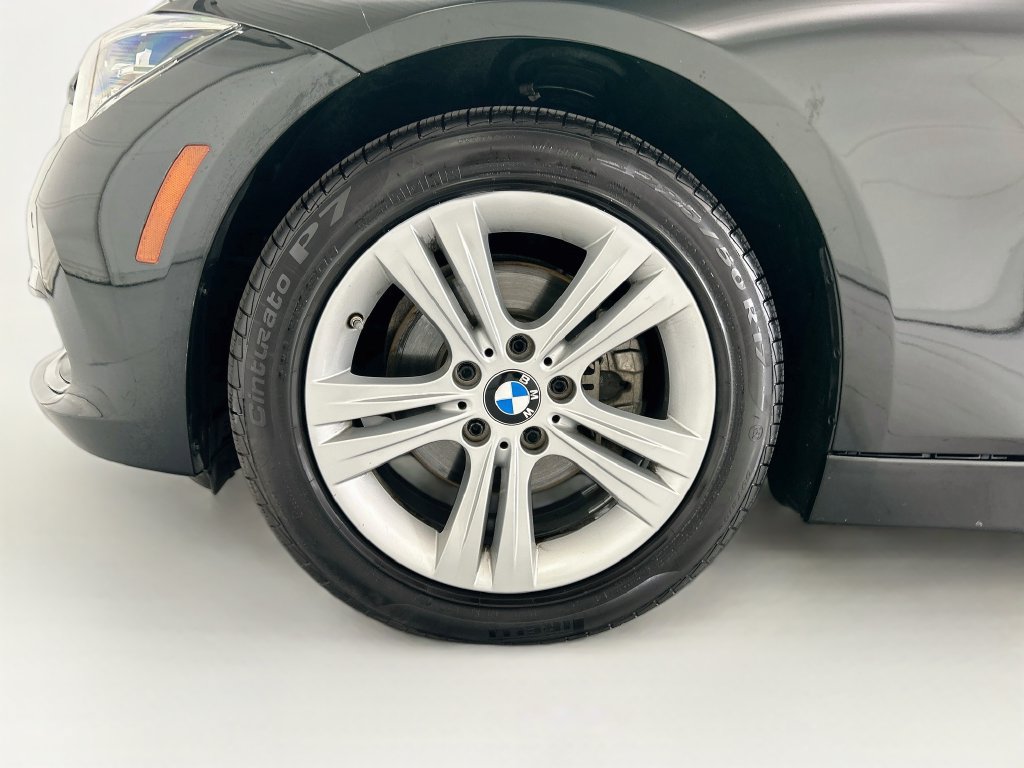 Used 2017 BMW 330i xDrive Sedan AWD/4WD image 29