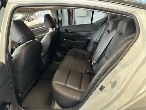 Used 2023 Nissan Altima 2.5 SR w/ SR Premium Package image 28