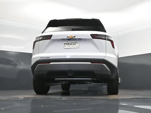 New 2026 Chevrolet Equinox LT w/ Convenience Package II FWD image 42