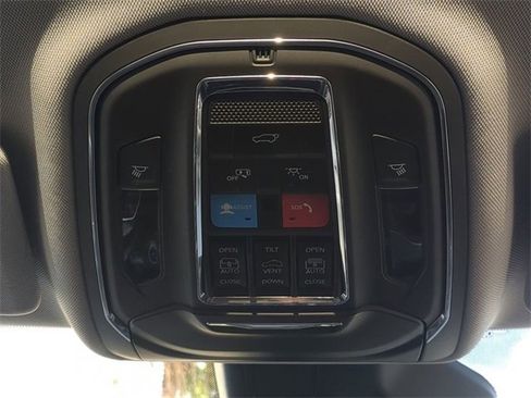 Used 2021 Jeep Grand Cherokee L Limited image 26