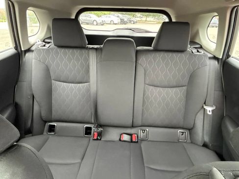 Used 2025 Toyota Corolla Cross LE AWD/4WD image 30