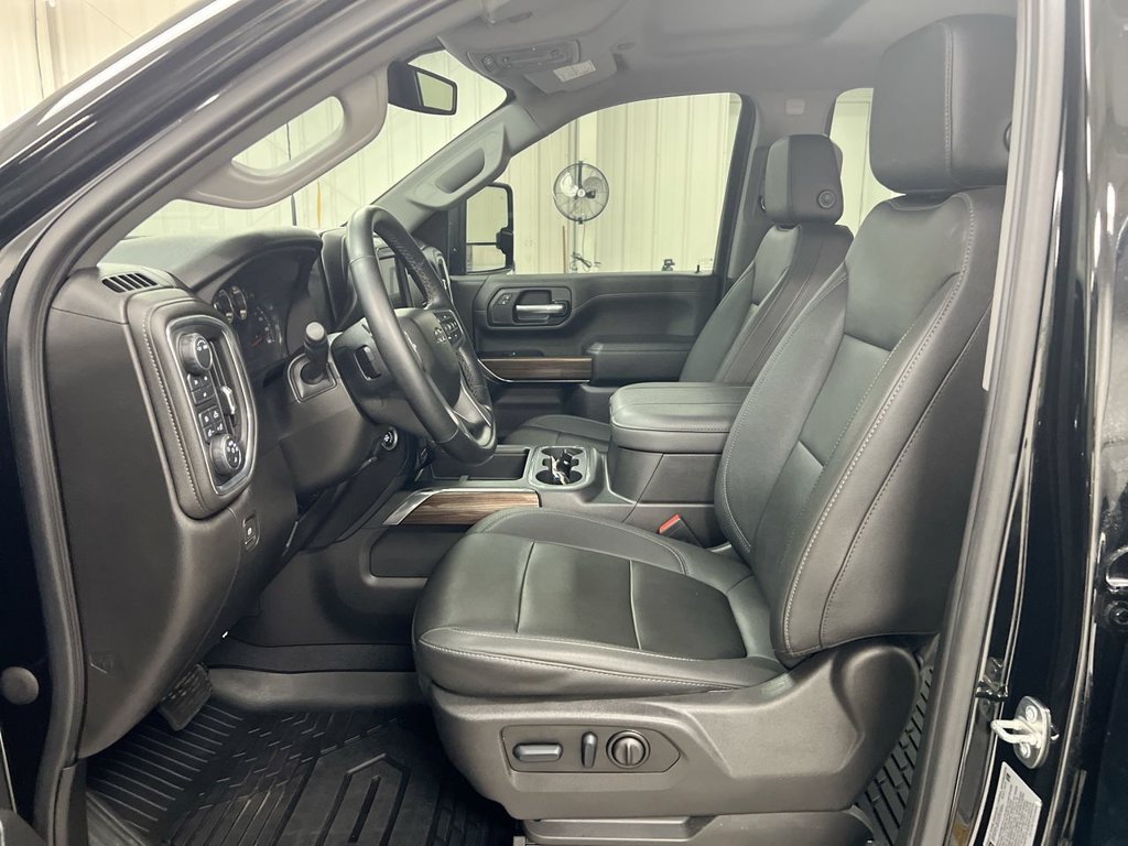 Used 2023 Chevrolet Silverado 2500 LT w/ Midnight Edition AWD/4WD image 19