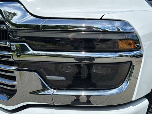 Used 2026 RAM 2500 Laramie AWD/4WD image 9