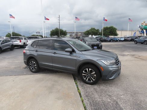 Used 2022 Volkswagen Tiguan S FWD image 6