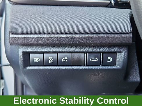 Used 2025 Toyota Camry SE FWD image 15