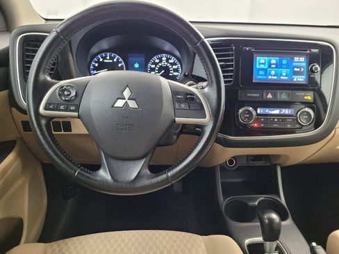 Used 2014 Mitsubishi Outlander SE FWD image 22