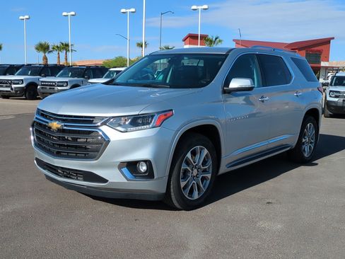 Used 2021 Chevrolet Traverse Premier w/ LPO, 'HIT The Road' Package FWD image 7