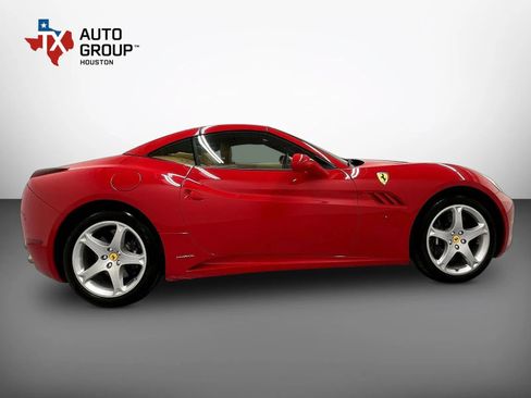 Used 2013 Ferrari California RWD image 8
