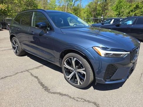 Used 2025 Volvo XC60 B5 Ultra AWD/4WD image 2