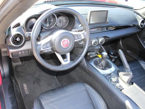 Used 2017 FIAT 124 Spider Lusso image 21