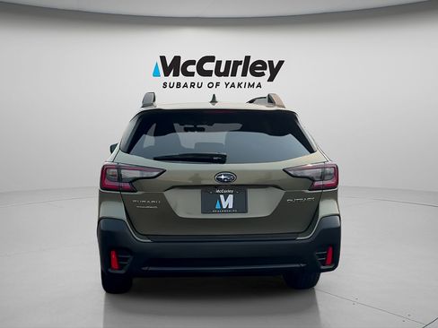 Used 2022 Subaru Outback Premium AWD/4WD image 5