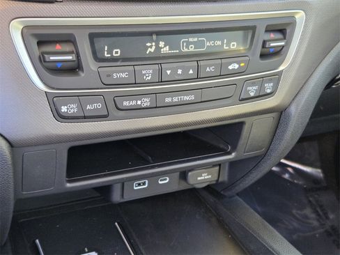 Used 2025 Honda Ridgeline Sport image 21
