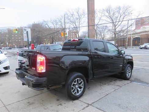 Used 2016 GMC Canyon SLE w/ All Terrain Package image 4