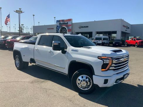 Used 2025 Chevrolet Silverado 3500 High Country w/ High Country Premium Package AWD/4WD image 1