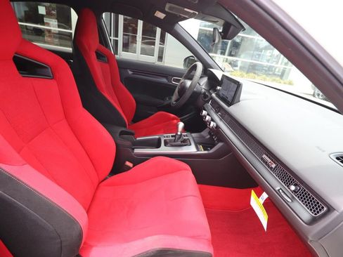 Used 2024 Honda Civic Type R image 5
