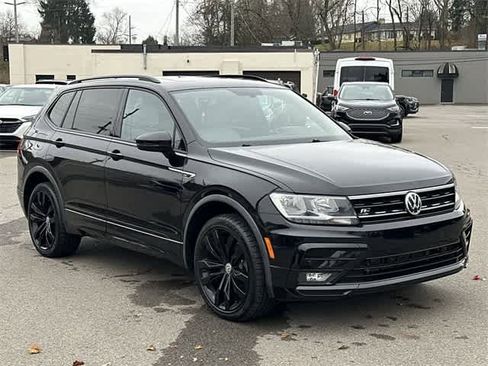 Used 2021 Volkswagen Tiguan SE R-Line image 30