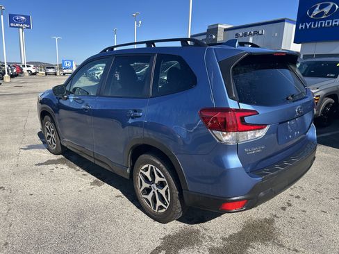 Used 2023 Subaru Forester Premium image 13
