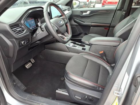 Used 2024 Ford Escape ST-Line w/ Tech Pack #1 AWD/4WD image 10