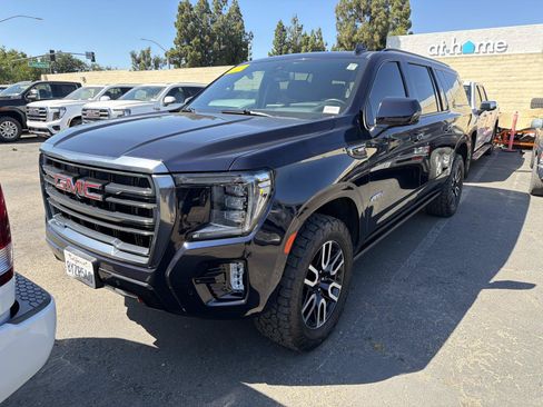 Used 2022 GMC Yukon XL AT4 w/ AT4 Premium Package AWD/4WD image 4