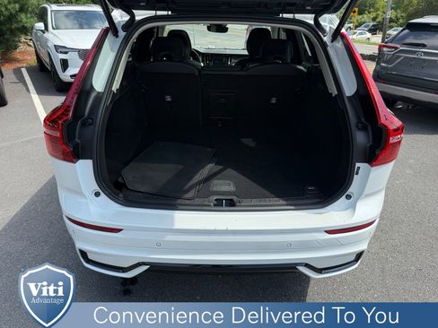 Certified 2024 Volvo XC60 B5 Core image 24