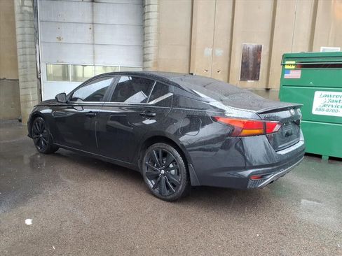 Used 2022 Nissan Altima 2.5 SR w/ Midnight Edition Package image 8