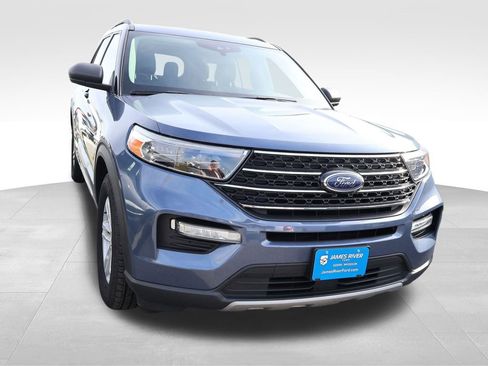 Used 2021 Ford Explorer XLT w/ Equipment Group 202A AWD/4WD image 9