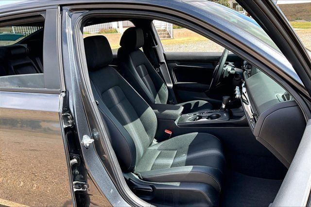Used 2025 Honda Civic Sport image 29