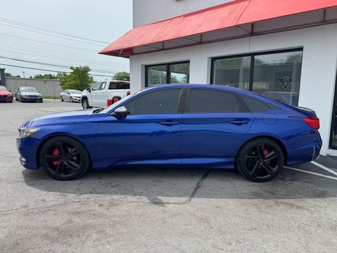 Used 2018 Honda Accord Sport image 3