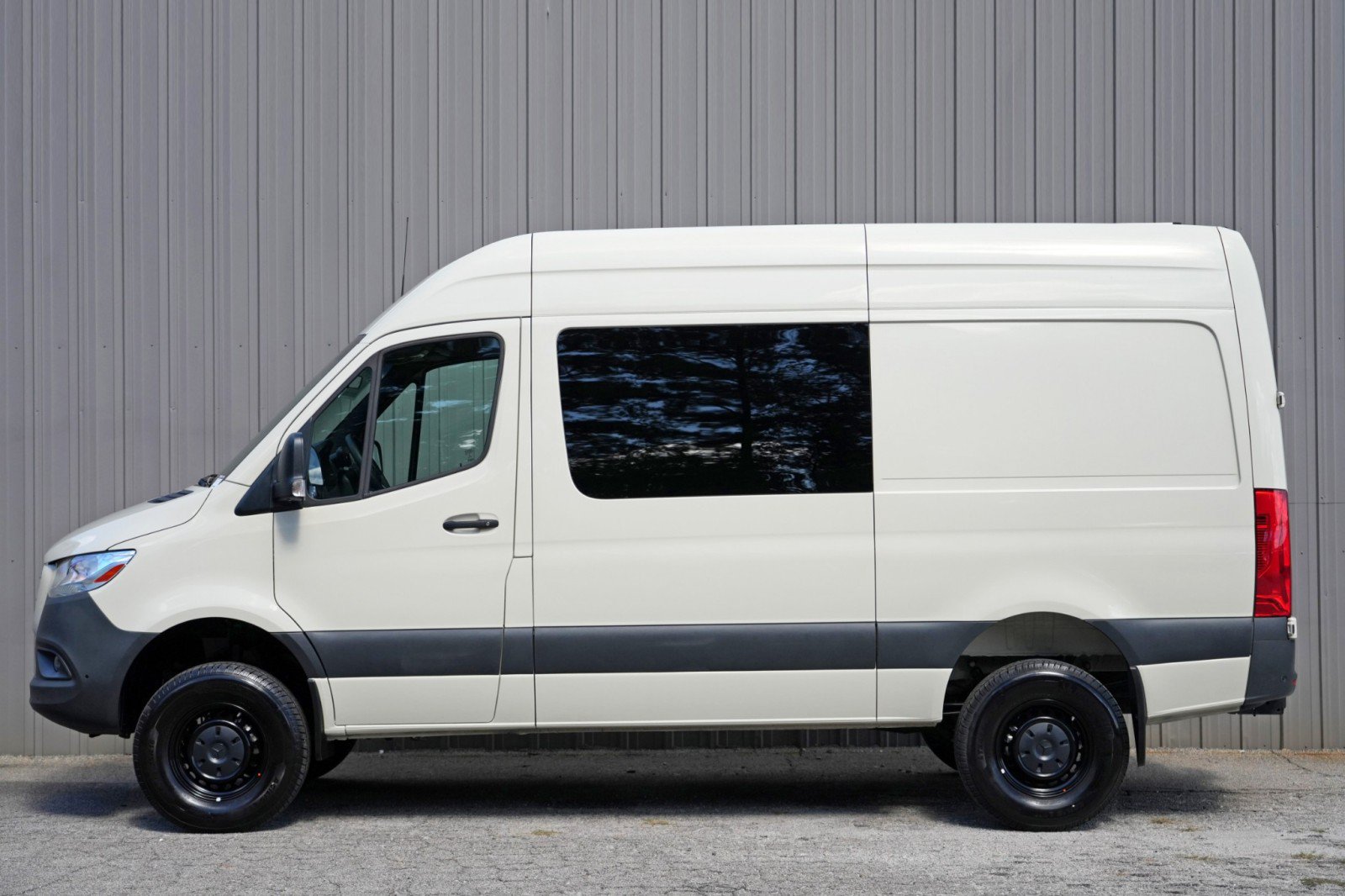 Used 2021 Mercedes-Benz Sprinter 2500 w/ Comfort Plus Package image 40