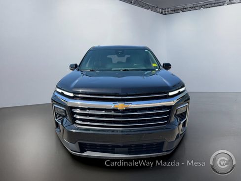 Used 2025 Chevrolet Traverse LT AWD/4WD image 9