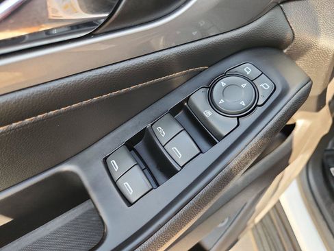 Used 2019 Chevrolet Traverse LT w/ LPO, 'HIT The Road' Package FWD image 24