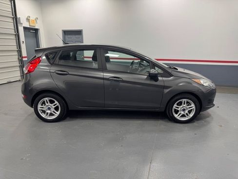 Used 2019 Ford Fiesta SE FWD image 6