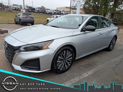 Used 2024 Nissan Altima 2.5 SV