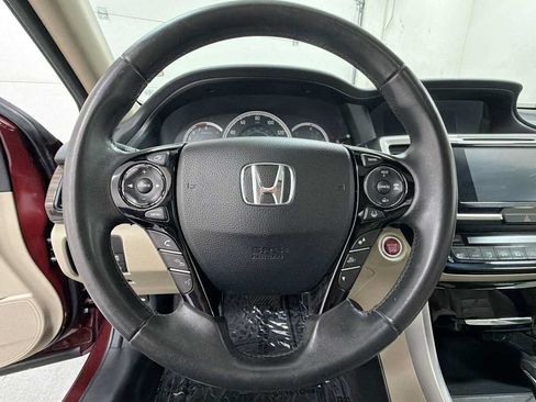 Used 2017 Honda Accord Touring image 16