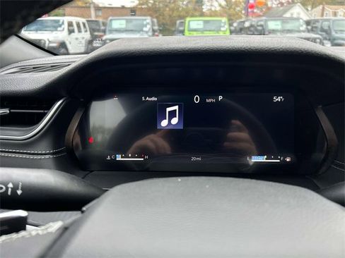 New 2025 Jeep Grand Cherokee L Altitude image 12