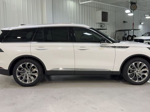 New 2025 Lincoln Aviator 2WD w/ Equipment Group 101A image 2