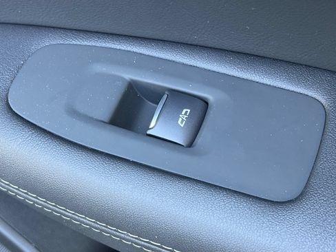 Used 2025 Cadillac XT5 Luxury w/ LPO, Floor Liner Package FWD image 22