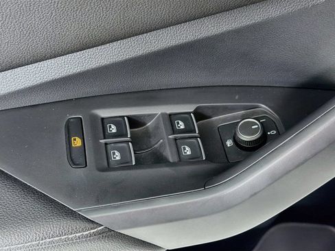 Certified 2023 Volkswagen Jetta Sport FWD image 17