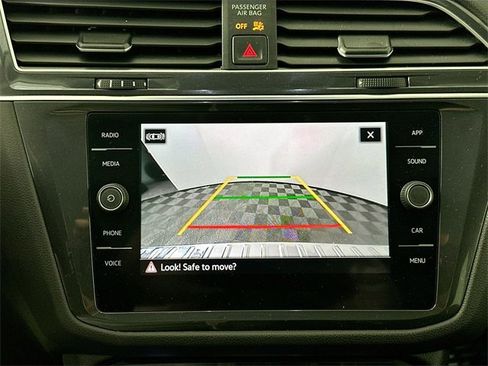 Used 2022 Volkswagen Tiguan SE image 13