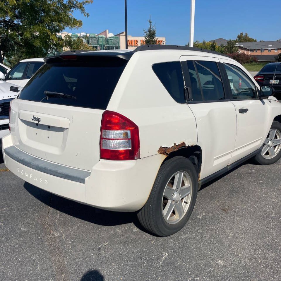 Used 2008 Jeep Compass Sport FWD image 3
