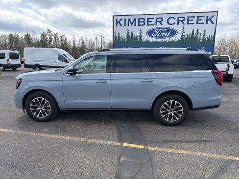 Used 2025 Ford Expedition Max Platinum AWD/4WD image 3