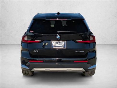 Used 2025 BMW X1 xDrive28i w/ Technology Package image 7