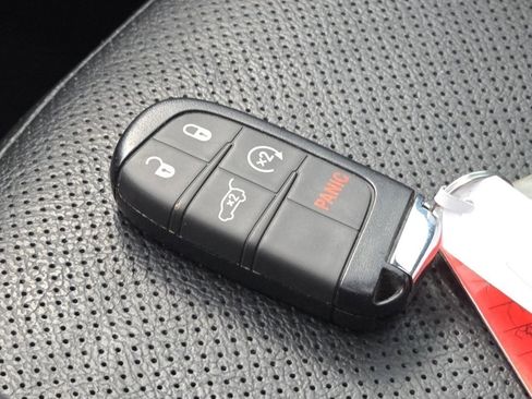Used 2022 Jeep Compass High Altitude AWD/4WD image 37